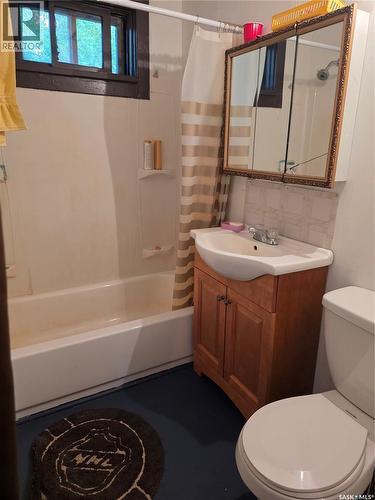 460 Mistusinne Crescent, Mistusinne, SK - Indoor Photo Showing Bathroom