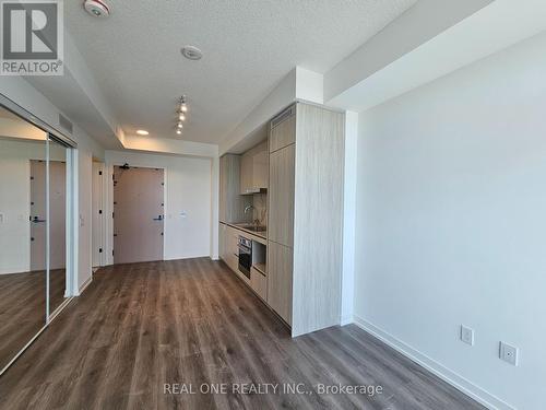 3611 - 28 Interchange Way, Vaughan, ON - Indoor
