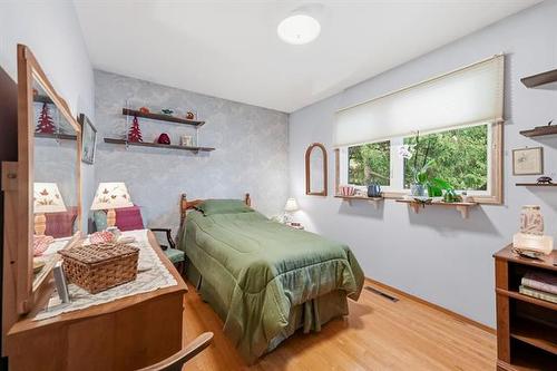 1038 Prince Rupert Ave, Winnipeg, MB - Indoor Photo Showing Bedroom