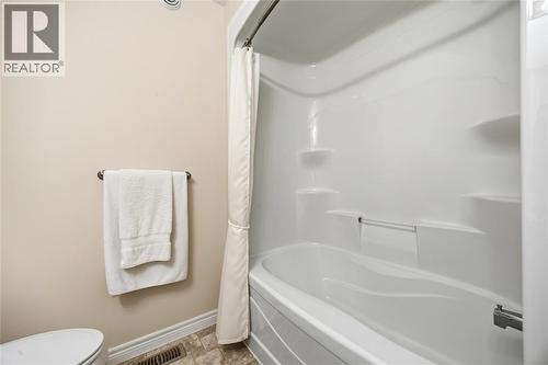 5600 Blackwell Sideroad Unit# 453, Sarnia, ON - Indoor Photo Showing Bathroom