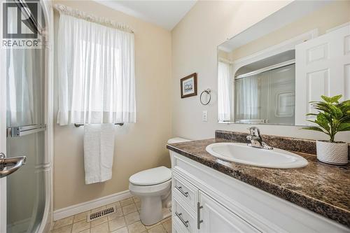 5600 Blackwell Sideroad Unit# 453, Sarnia, ON - Indoor Photo Showing Bathroom