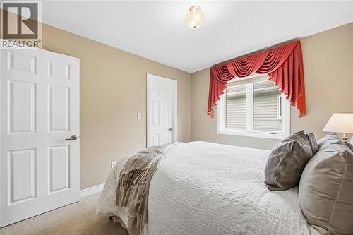 5600 Blackwell Sideroad Unit# 453, Sarnia, ON - Indoor Photo Showing Bedroom