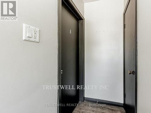 3 - 105 MARY STREET E , Whitby, Ontario L1N 2P3 2