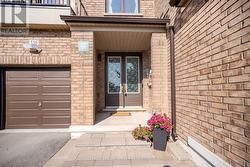 336 ELYSE COURT Aurora, ON L4G 2C9