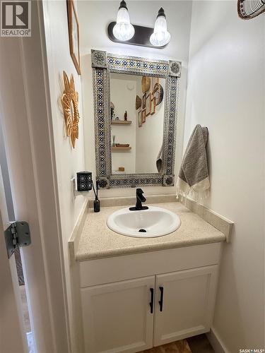 34 701 Mcintosh Street E, Swift Current, SK - Indoor Photo Showing Bathroom