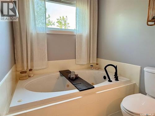 34 701 Mcintosh Street E, Swift Current, SK - Indoor Photo Showing Bathroom
