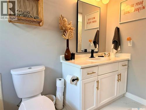 34 701 Mcintosh Street E, Swift Current, SK - Indoor Photo Showing Bathroom