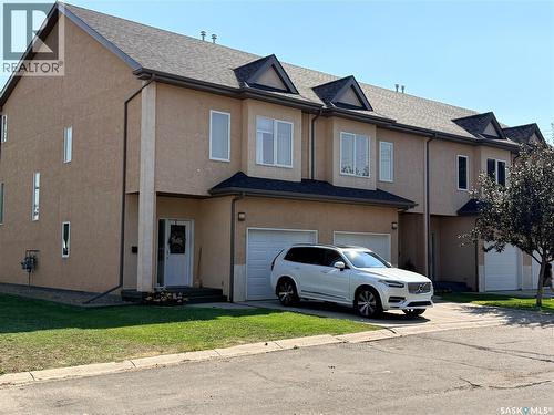 34 701 Mcintosh Street E, Swift Current, SK - Outdoor
