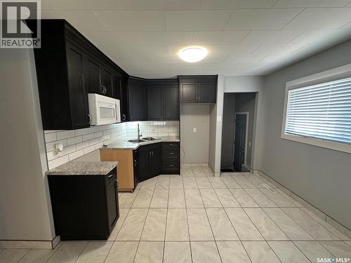 142 2Nd Avenue W, Central Butte, SK - Indoor Photo Showing Kitchen