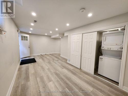 1447 Santa Rosa Court, Mississauga, ON - Indoor Photo Showing Laundry Room
