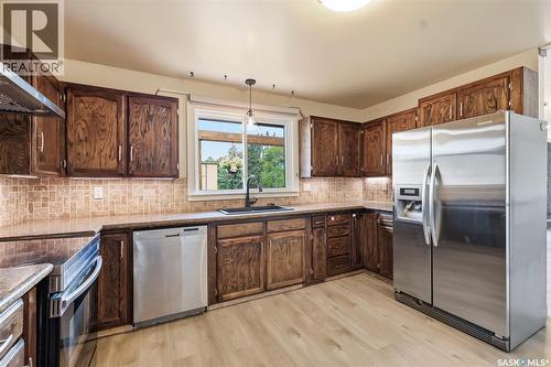 65 Rennie Place, Saskatoon, SK - Indoor Photo Showing Kitchen With Upgraded Kitchen