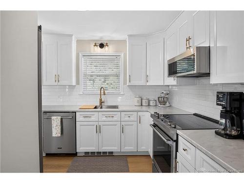 177 Vincent Rd, Quispamsis, NB - Indoor Photo Showing Kitchen With Upgraded Kitchen
