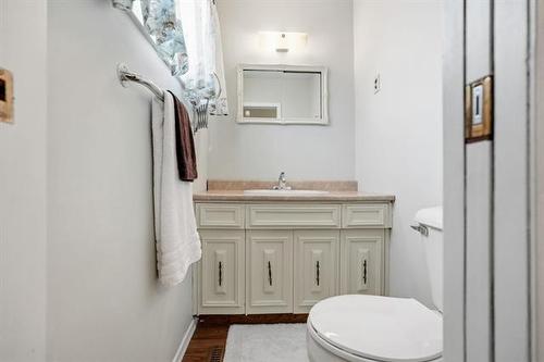 222 Stuart Ave, Winnipeg, MB - Indoor Photo Showing Bathroom