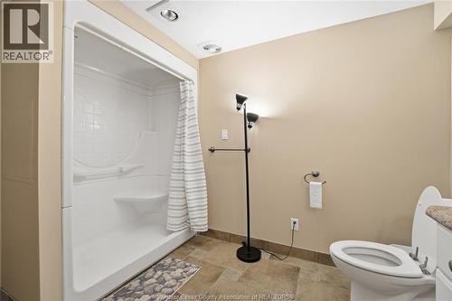 2073 Lesperance Road, Tecumseh, ON - Indoor Photo Showing Bathroom