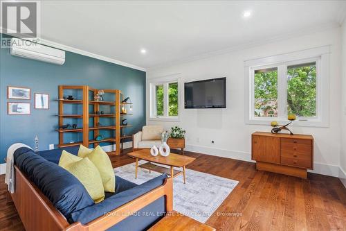 62 Windemere Road, Hamilton, ON - Indoor Photo Showing Living Room