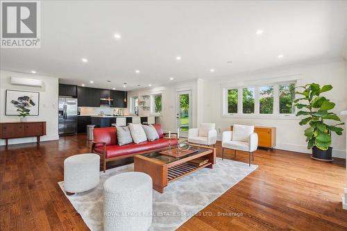 62 Windemere Road, Hamilton, ON - Indoor Photo Showing Living Room