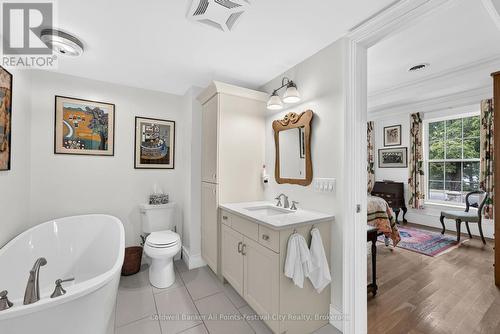 201 - 5 Cobourg Street, Goderich (Goderich (Town)), ON - Indoor Photo Showing Bathroom