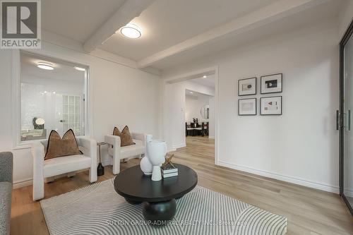 81 Yorkview Drive, Toronto, ON - Indoor Photo Showing Living Room