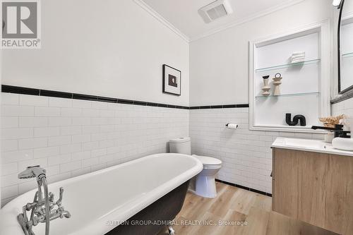 81 Yorkview Drive, Toronto, ON - Indoor Photo Showing Bathroom