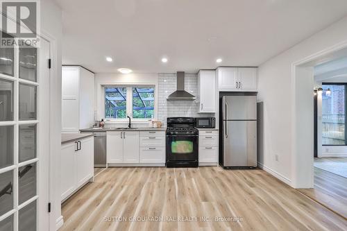 81 Yorkview Drive, Toronto, ON - Indoor Photo Showing Kitchen