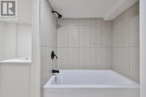 81 Yorkview Drive, Toronto, ON - Indoor Photo Showing Bathroom