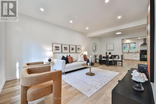 81 Yorkview Drive, Toronto, ON - Indoor Photo Showing Living Room