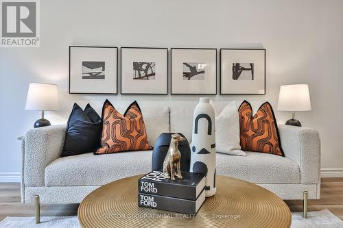 81 Yorkview Drive, Toronto, ON - Indoor Photo Showing Other Room