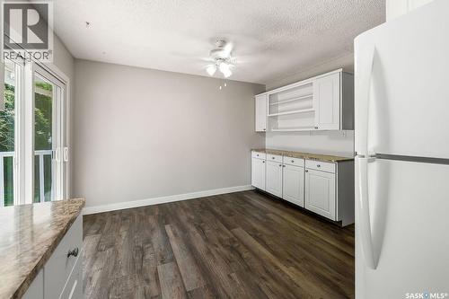 7321 Bowman Avenue, Regina, SK - Indoor Photo Showing Kitchen