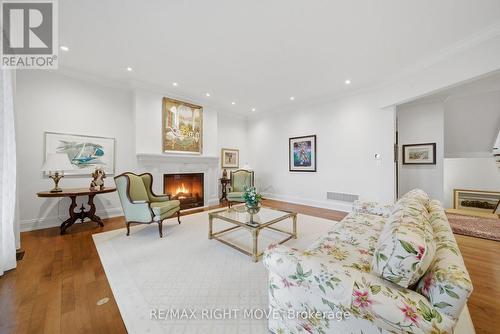 28 Maple Drive, Orillia, ON - Indoor Photo Showing Living Room With Fireplace