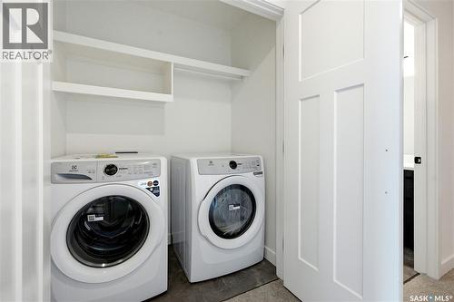 255 Doran Way, Saskatoon, SK - Indoor Photo Showing Laundry Room