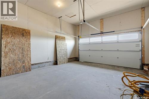 255 Doran Way, Saskatoon, SK - Indoor Photo Showing Garage