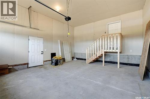 255 Doran Way, Saskatoon, SK - Indoor Photo Showing Garage