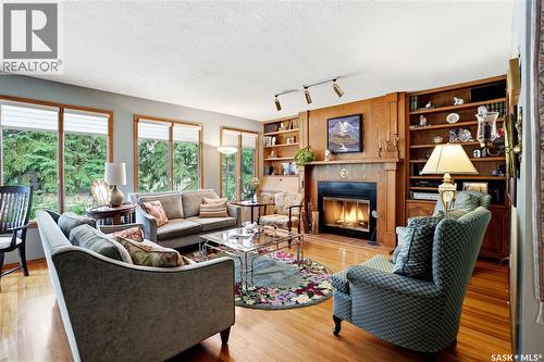 1601 Morgan Avenue, Saskatoon, SK - Indoor Photo Showing Living Room With Fireplace