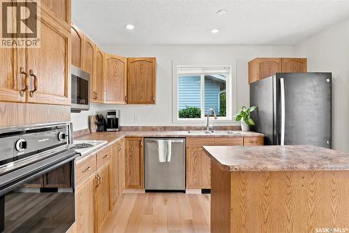 342 Haslam Crescent, Saskatoon, SK - Indoor Photo Showing Kitchen With Double Sink
