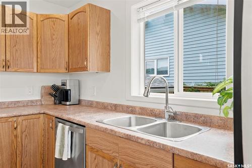342 Haslam Crescent, Saskatoon, SK - Indoor Photo Showing Kitchen With Double Sink
