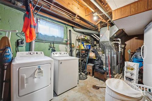 253 Hawthorne Ave, Winnipeg, MB - Indoor Photo Showing Laundry Room