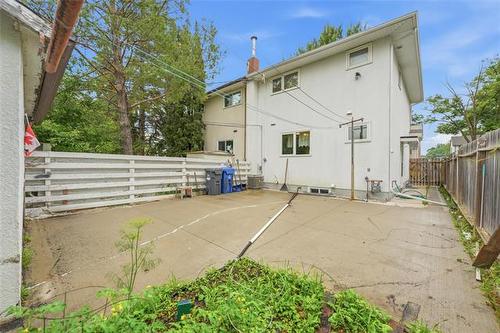 253 Hawthorne Ave, Winnipeg, MB - Outdoor With Exterior