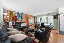 253 Hawthorne Ave, Winnipeg, MB  - Indoor Photo Showing Living Room 