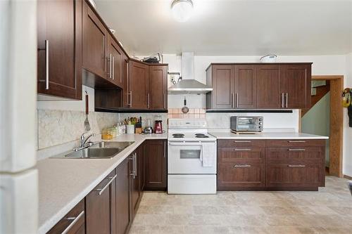 253 Hawthorne Ave, Winnipeg, MB - Indoor Photo Showing Kitchen