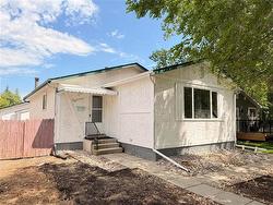 18 Dorge DR  Winnipeg, MB R3V 1M4