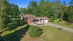 44 Rue Louis Mansfield-Et-Pontefract, QC J0X 1R0