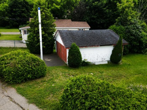Garage - 22 Rue Kelly, Saint-André-D'Argenteuil, QC - Outdoor