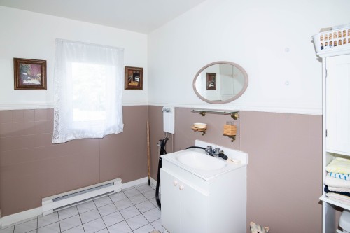 Salle de bains - 765  - 767 Rue Desjardins, Saint-Pascal, QC - Indoor Photo Showing Laundry Room