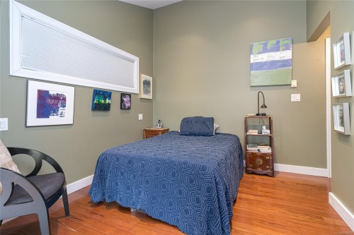 10107 Third St, Sidney, BC 