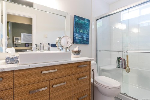10107 Third St, Sidney, BC 