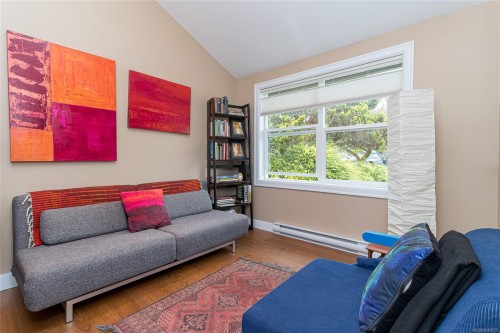 10107 Third St, Sidney, BC 