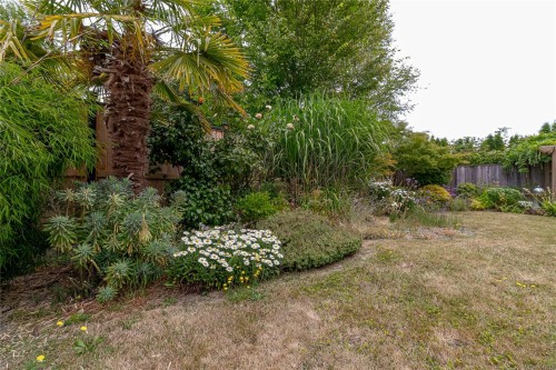 10107 Third St, Sidney, BC 