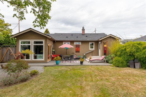 10107 Third St, Sidney, BC 