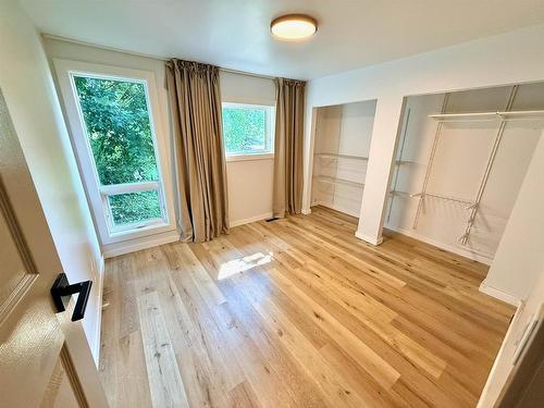 715 St Clair, Keewatin, ON - Indoor Photo Showing Other Room