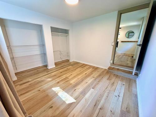 715 St Clair, Keewatin, ON - Indoor Photo Showing Other Room